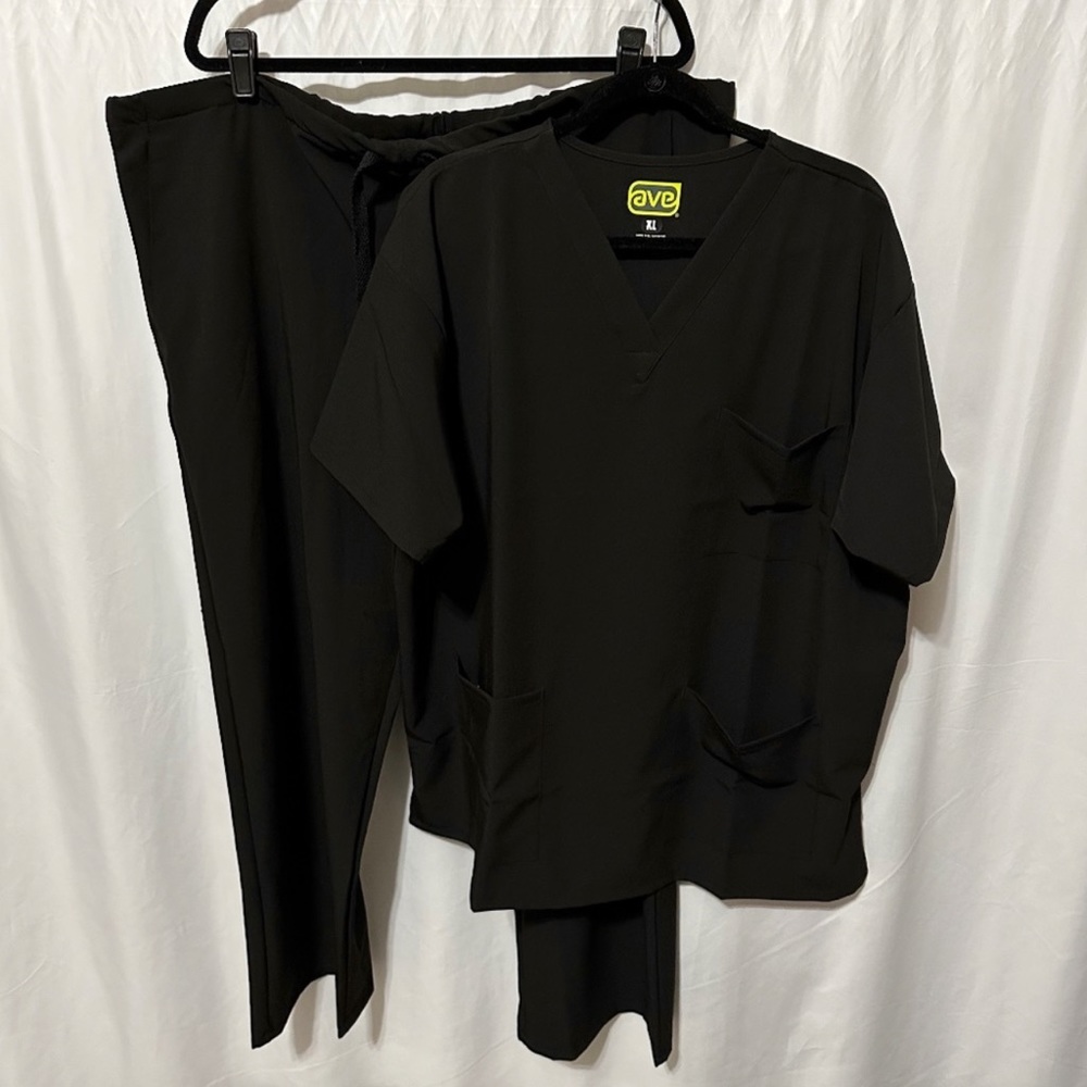 SET: Ave by Medline Scrub Top/Tie Waist Scrub Pants Black Unisex XL
